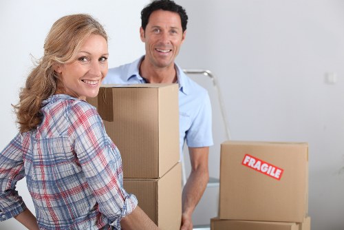 Selection of strong removal boxes and protective packing materials